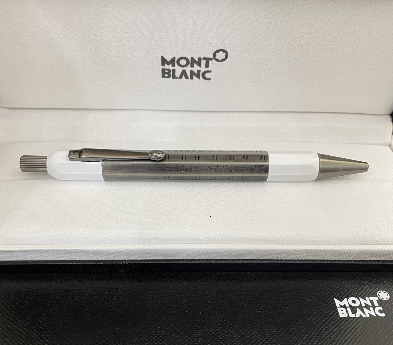 AAA Copy Montblanc Egyptomania Ballpoint Pen White Barrel - Click Image to Close